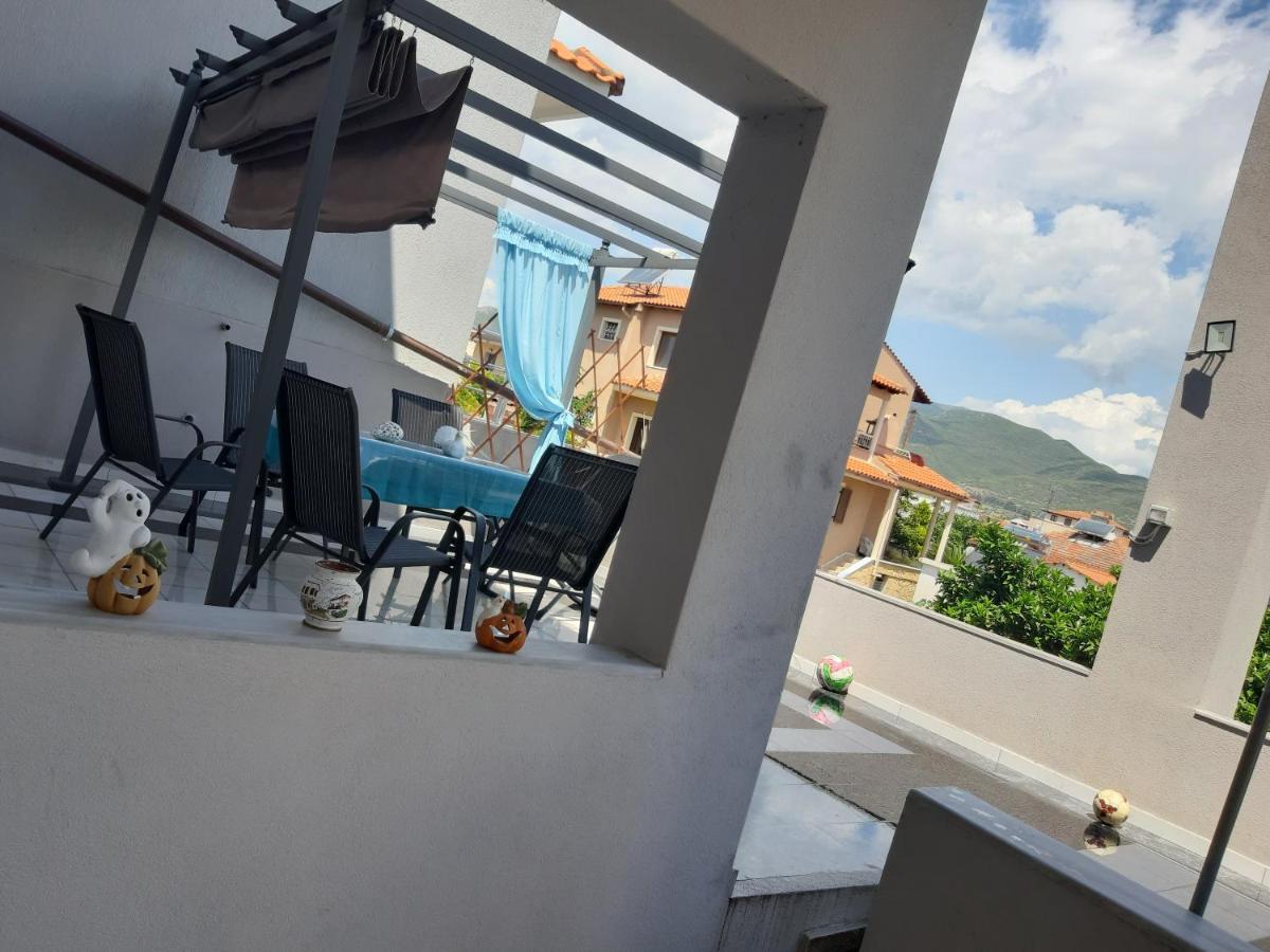 Soula's Sunshine Apartment